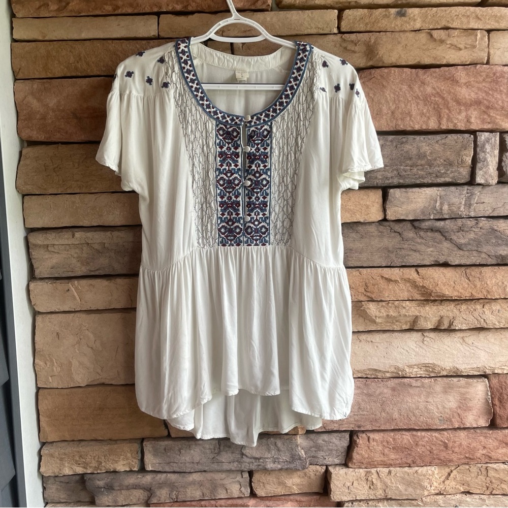 Volcom white embroidered short sleeve boho peasant top Small
